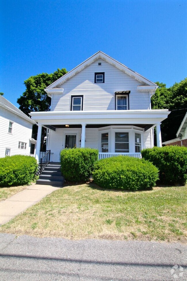 Building Photo - 302 Hasbrouck Ave