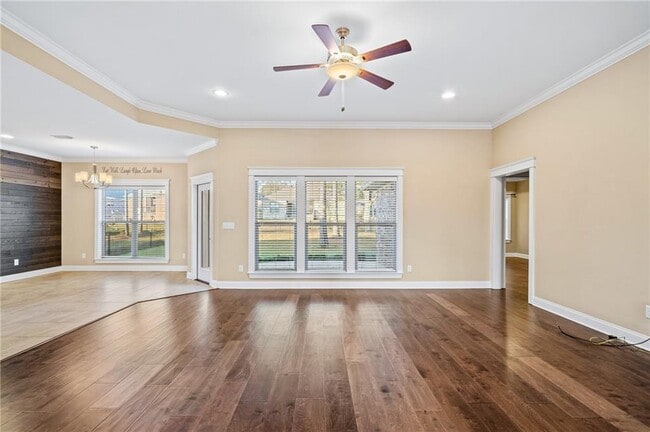 Building Photo - 7817 Hemlock St