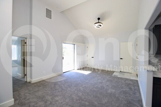 Building Photo - 10115 E Mountain View Rd