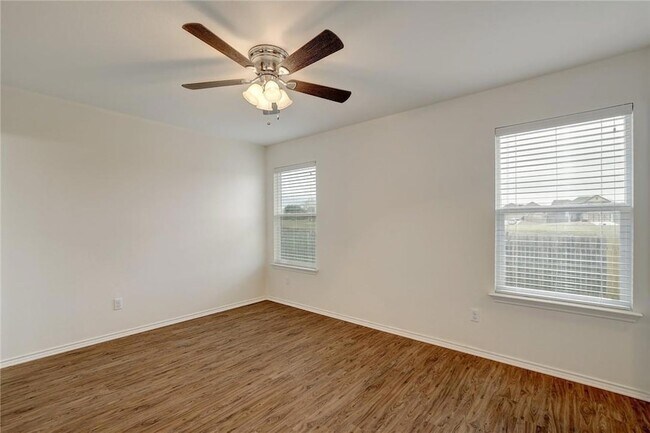 Building Photo - 261 New Bridge Dr