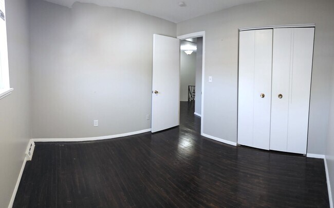 Building Photo - 24496 Clareshire Dr
