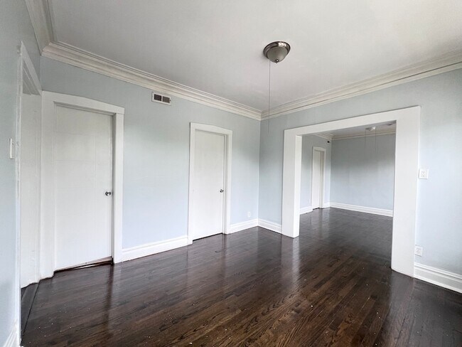 Building Photo - 8856 S Lowe Ave