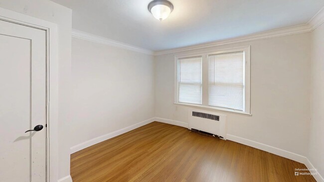 Building Photo - Greycliff 3 Bed