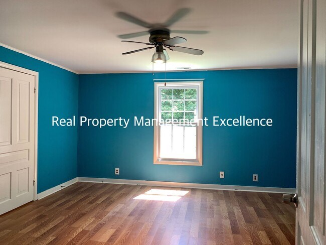 Building Photo - Historical Home, 2 Bed, In Downtown Wake Forest, Available Now!