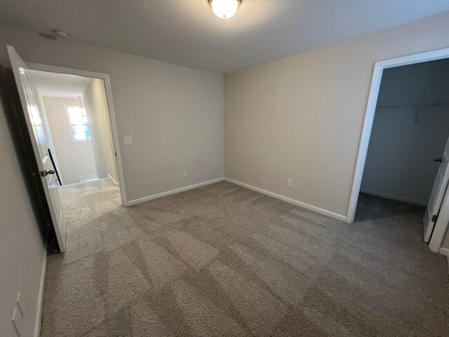 Building Photo - 4044 Thimbleberry Dr