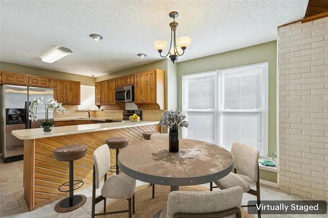 Building Photo - 904 Rusk Dr