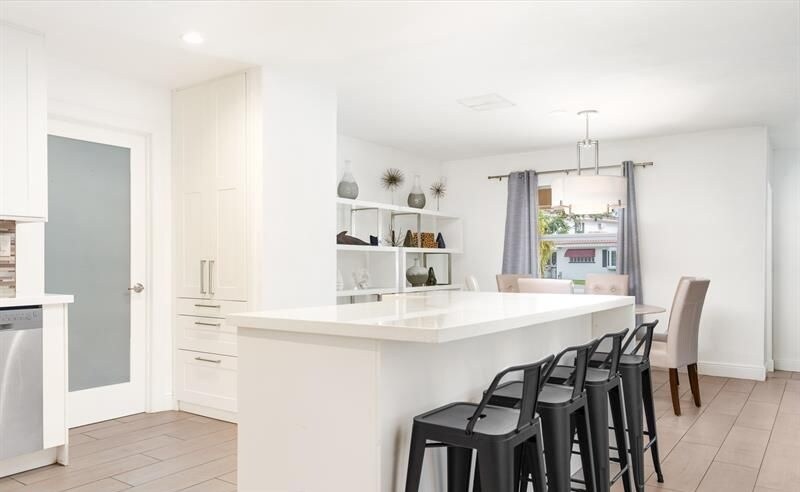 Building Photo - 2409 NE 22nd Terrace