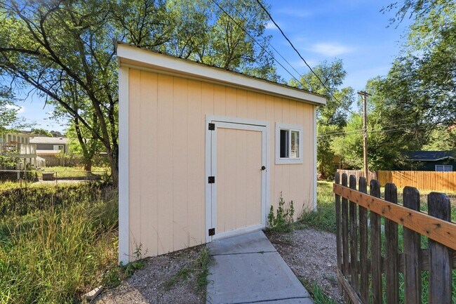Building Photo - 3321 W Bijou St