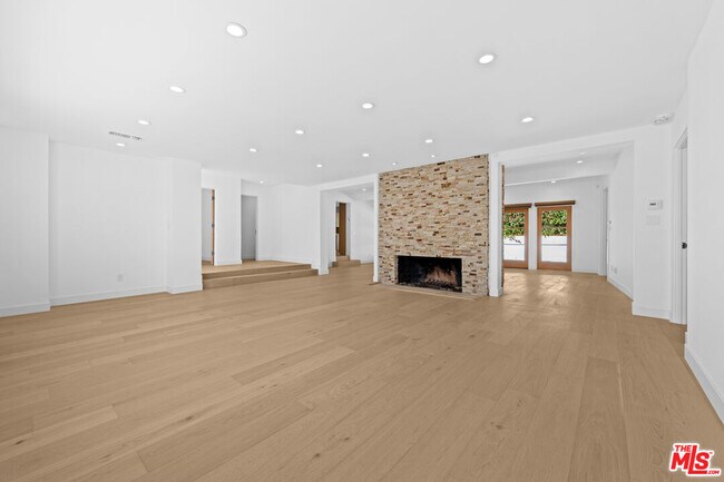 Building Photo - 435 Dalehurst Ave