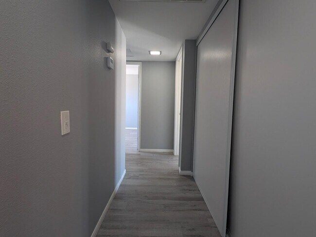 Building Photo - 2373 Oahu Ln