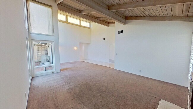 Building Photo - 5022 Hemlock