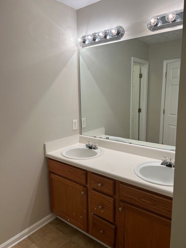 Primary Photo - Adorable 3 Bedroom, 2 1/2 Bath