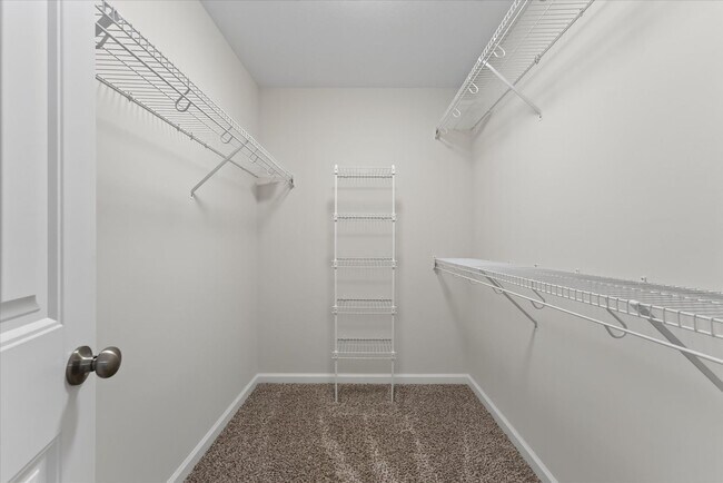 Building Photo - Like New Three Bedroom with Bonus!