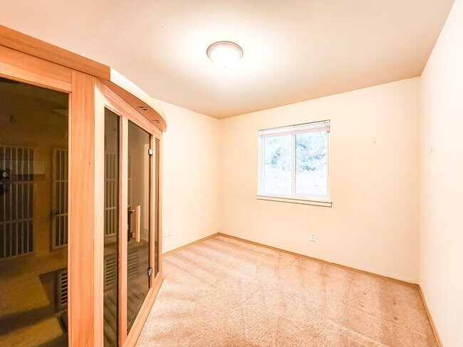 Building Photo - Quiet Granite Falls Rambler