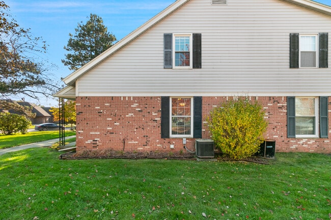 Building Photo - 6962 Harvard Ln