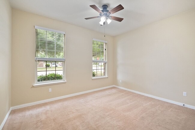 Building Photo - Peaceful 3 Bedroom, 2 Bath Home in Fantastic Paloma Lake Community!