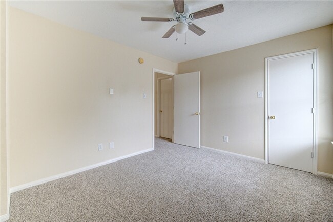 Building Photo - 3719 Cane Lake Dr