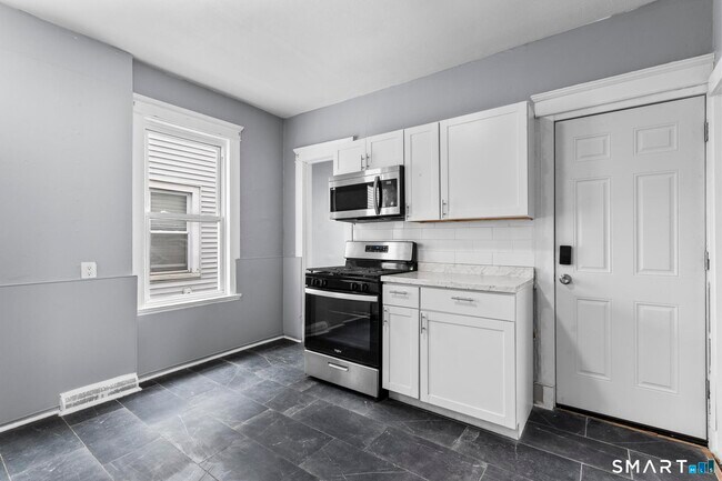 Building Photo - 78 Shelton Ave