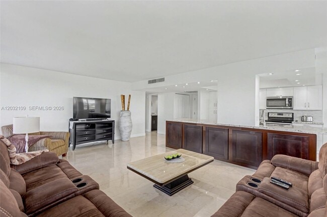Building Photo - 2017 S Ocean Dr