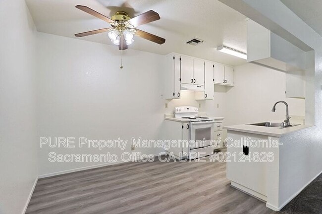 Building Photo - 3203 Sher Ct
