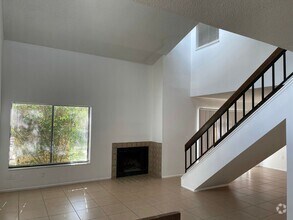 Building Photo - Charming 3 Bedroom/ 2.5 Bath Town Home for...