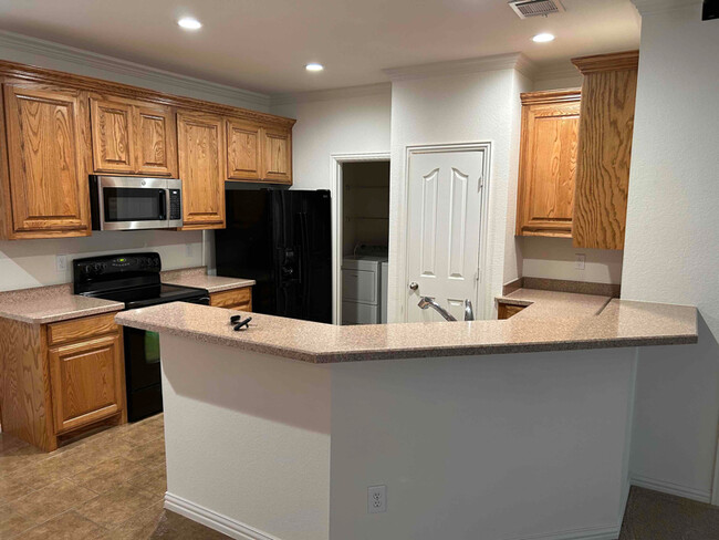 Building Photo - 2804 Tenison Dr