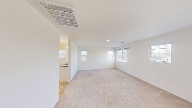 Building Photo - Beautiful 3Bed 2.5Bath