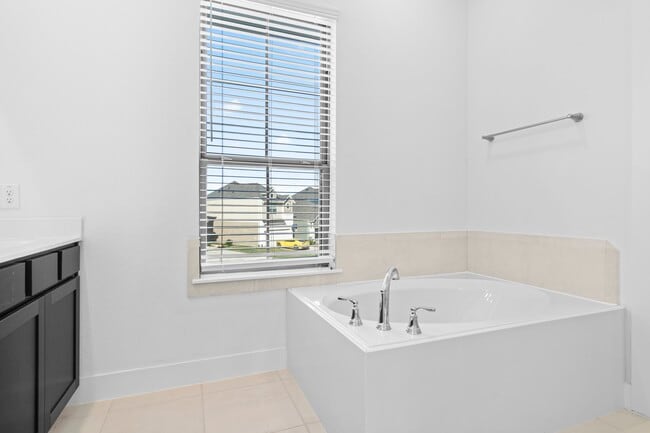 Building Photo - 7810 Starfish Arbor Dr