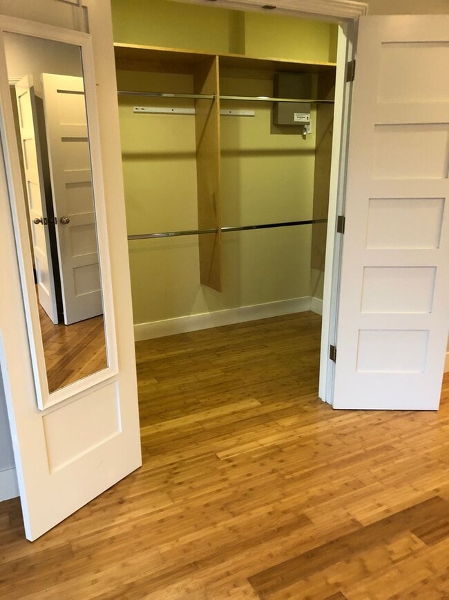 Building Photo - COMING SOON!  Beautiful 3 br/2ba -2  Levels, Private Deck, Panoramic Views, Garage Parking, Washe...