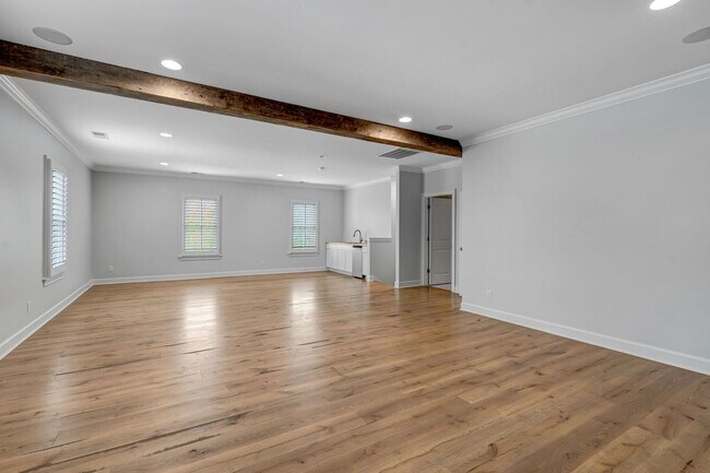Building Photo - 102 Fitzgerald St