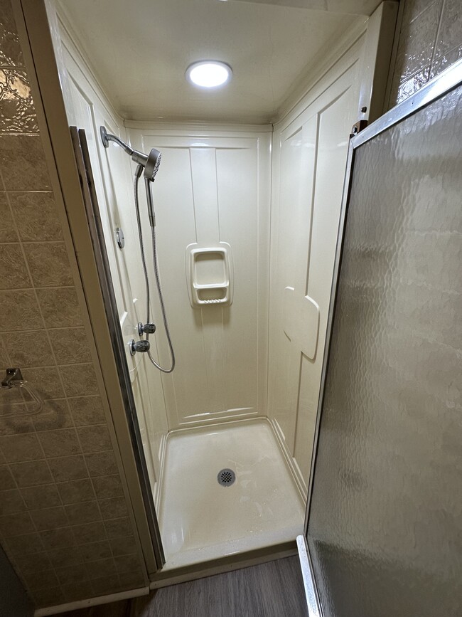 Building Photo - 958 Winburn Dr