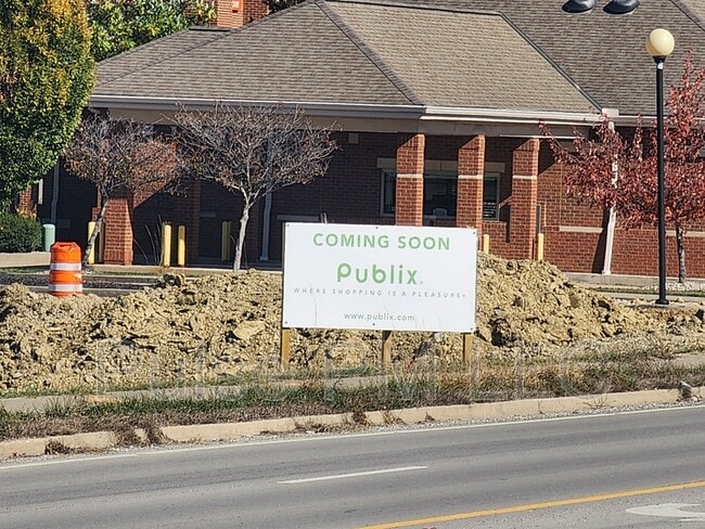 Building Photo - 985 Mistflower Ln