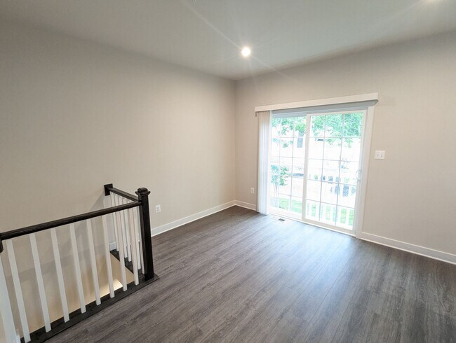 Building Photo - New Build (never lived in) townhouse avail...