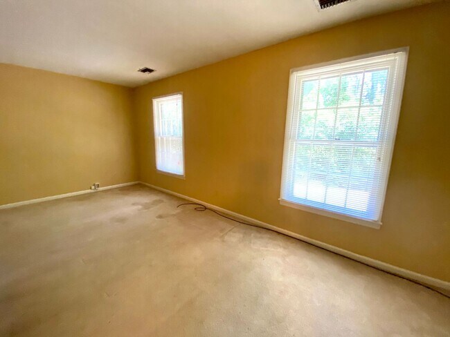 Building Photo - 106 Strode Cir