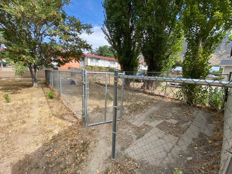 Building Photo - 841 400 S