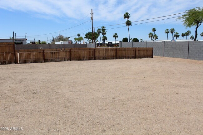 Building Photo - 1347 S Meridian Rd