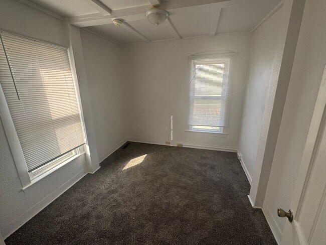 Building Photo - 708-710-710 Bluff St