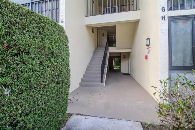 Building Photo - 3101 Lake Pine Way S
