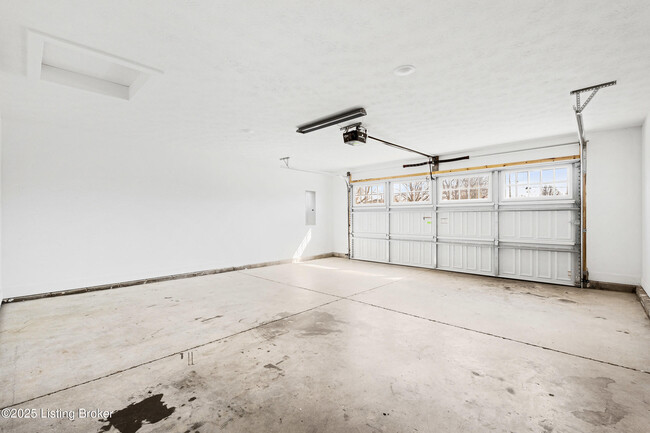 Building Photo - 9203 Harvester Pl