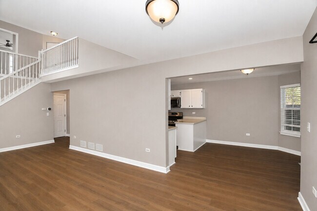 Building Photo - 651 Lancaster Cir
