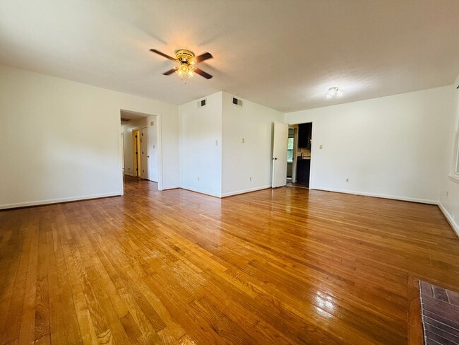 Building Photo - COMING SOON-1718 Patterson Circle