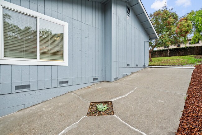 Building Photo - 34 Altamont Dr