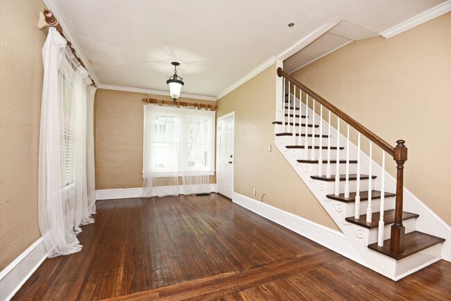 Building Photo - 416 Hillcrest St