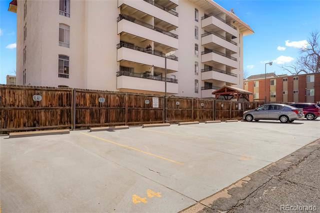 Building Photo - 1365 Columbine St