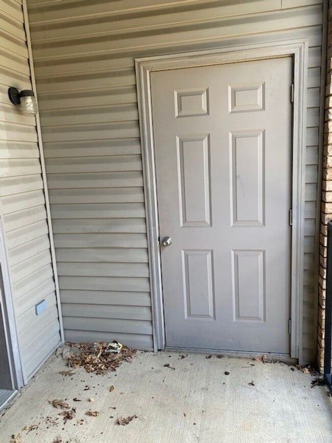 Building Photo - Cozy 2 Bed 2 Bath Condo Available Fall 2025!