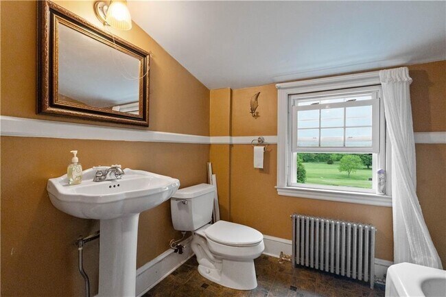 Building Photo - 27 1/2 Doro Pl