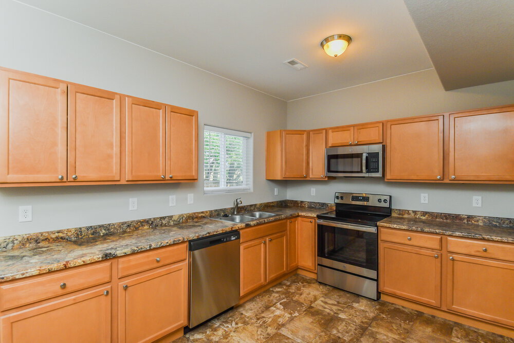Building Photo - 9735 Desert Lily Cir