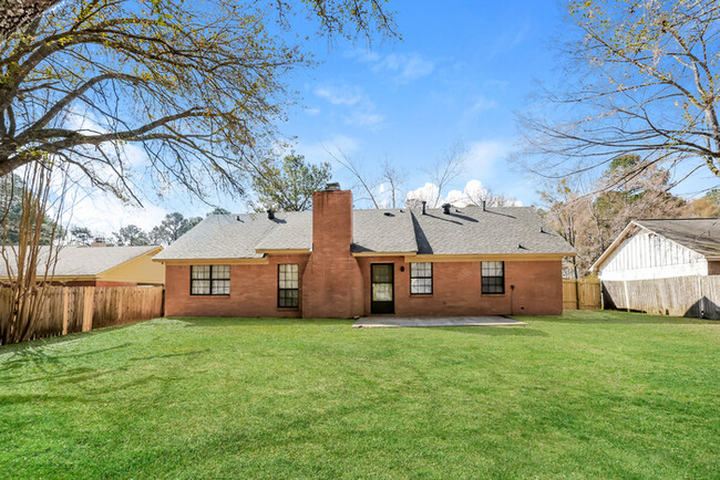 Building Photo - Beautiful 3 Bedroom in Great Location!