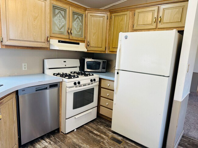 Building Photo - 3015 S 54th St W