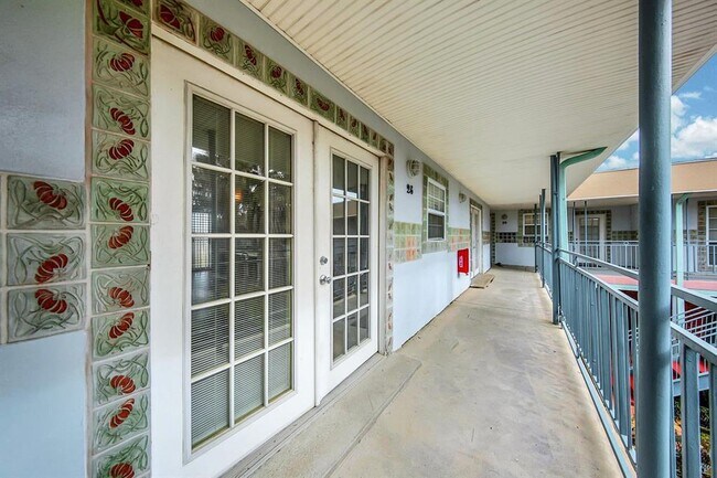 Building Photo - 709 Gale St